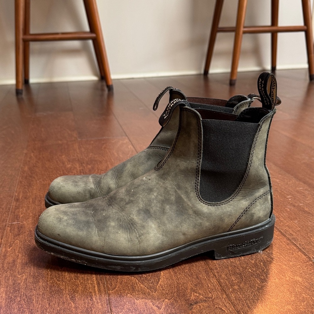 Blundstone Men's Distressed Gray Chelsea Boots